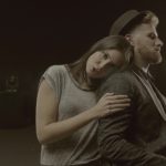 Videoclip del tema 'Mira cómo vuelo' del grupo musical Miss Caffeina.